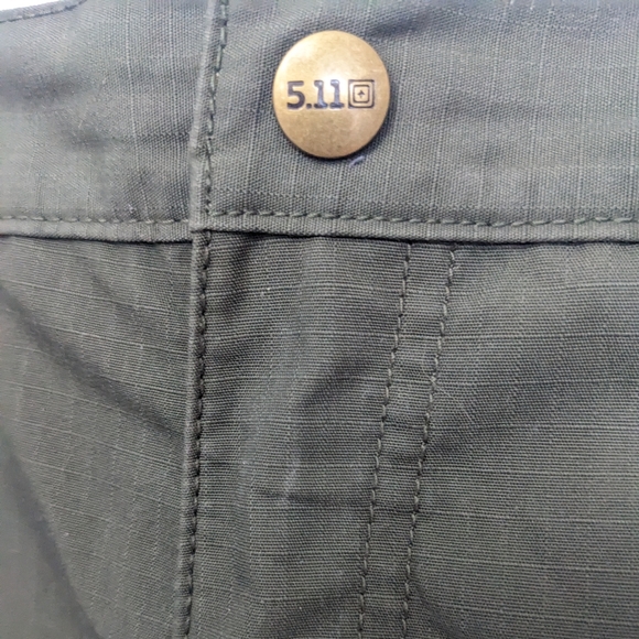 Men's Cargo Shorts (40) - Picture 3 of 8